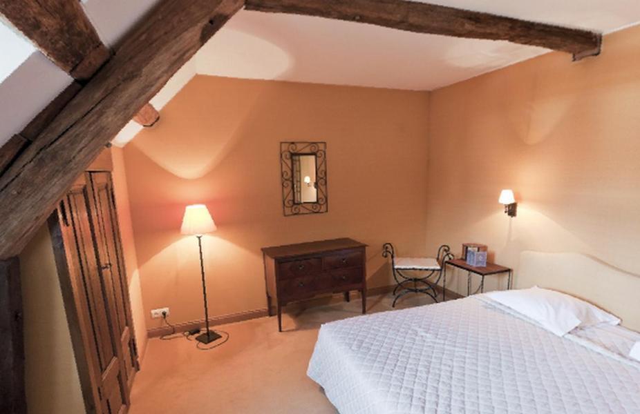 Готель La Ferme Des Vallees Les Essarts-le-Roi Номер фото
